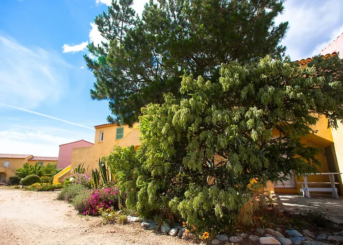 Padro Aparthotel 3*