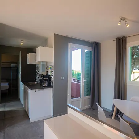 Padro Aparthotel 3*