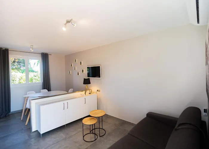 Padro Aparthotel 3*